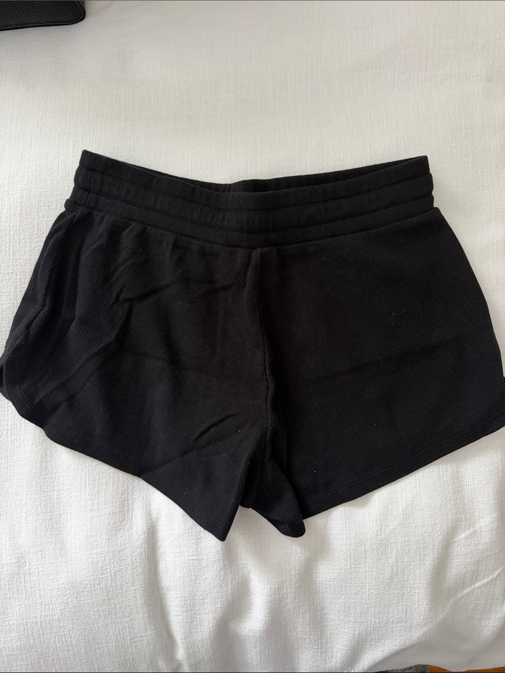 Aritzia Homestretch Shorts - Picture 5 of 7